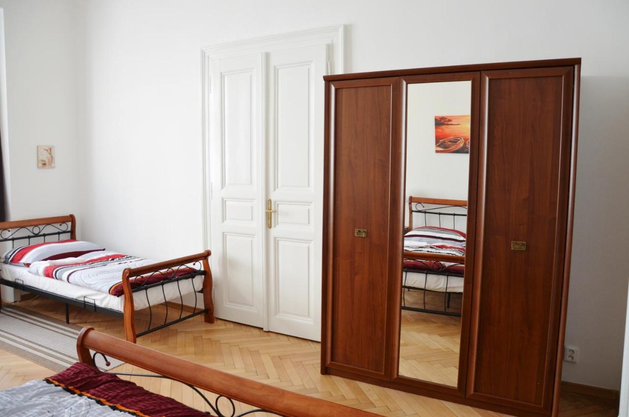 Apartment In The Heart Of Praga Esterno foto